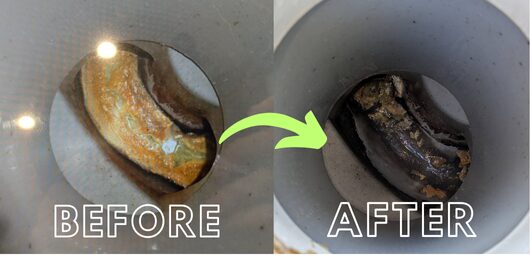 お湯で洗い流す前と後の排水管の汚れ比較写真